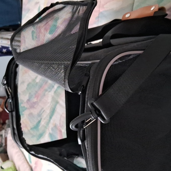 NWOT 16"W×15"L×13"H Fully Ventilated All-Pet Carrier with Lots of Extras 💜🩷💙 - Picture 7 of 10